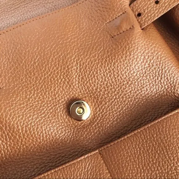 Cuyana Leather Backpack Caramel - Picture 10 of 14